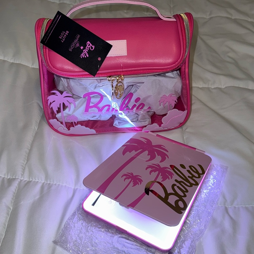 BARBIE x IMPRESSIONS BEAUTY TOTE + TOUCH LED MAKE UP MIRROR🔥🔥 New!!!